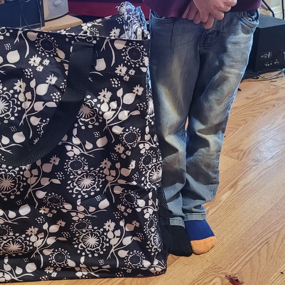 Large tote - Picture 2 of 10